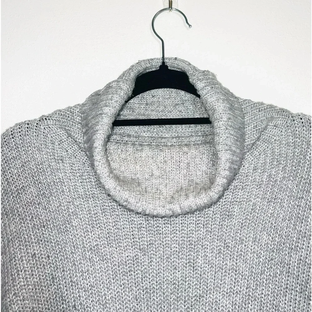 American Eagle Turtleneck Sweater Gray Color Block Pullover Comfy Medium Women’s